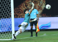 Thủ thành Đặng Văn Lâm hụt danh hiệu đầu tiên đáng tiếc ở Thái Lan