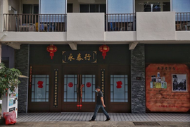 Singapore ghi nhận trường hợp đầu tiên lây nhiễm virus corona từ người sang người