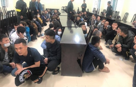 Khởi tố 51 người ở sới bạc 'khủng' trong quán karaoke Nghệ An