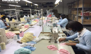 Corona lây lan, doanh nghiệp chuyển hướng sản xuất khẩu trang kháng khuẩn