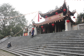 Đề phòng lây lan dịch bệnh corona, núi Lim vắng bóng du khách ngày đầu năm