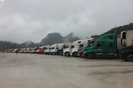 Tiếp tục xuất nhập khẩu hàng hóa qua biên giới Việt - Trung