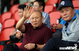 HLV Park Hang Seo tới cổ vũ tuyển nữ Việt Nam thắng Myanmar