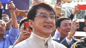 Hứa thưởng hơn 3,3 tỷ đồng cho người tìm ra thuốc trị virus corona, Thành Long bị chê keo kiệt