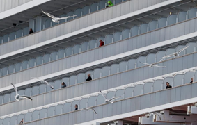 Thêm 41 người trên du thuyền bị cách ly ngoài khơi Nhật Bản dương tính với coronavirus