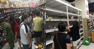 Người dân Singapore biến nhà thành siêu thị mini tích trữ thực phẩm vì sợ virus corona