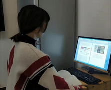 Con học trực tuyến giữa dịch virus corona, cha mẹ vừa mừng vừa lo