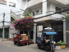 Rơi thang máy trong khu trọ, 3 người thương vong