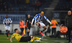 Cầu thủ cạnh tranh với Văn Hậu ghi bàn giúp Heerenveen thoát thua