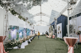 Rạp cưới trên sân bóng làng của Duy Mạnh - Quỳnh Anh