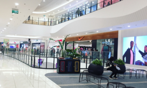 Siêu thị, trung tâm thương mại ở Hà Nội tiếp tục vắng hoe do dịch virus corona