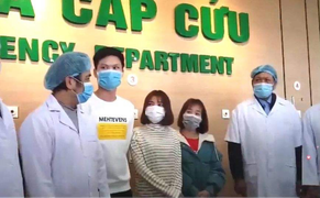 TRỰC TIẾP: Ba bệnh nhân dương tính virus corona được xuất viện