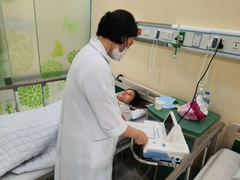 Băng huyết sau sinh mổ, sản phụ được 5 y bác sĩ hiến máu cứu trong đêm