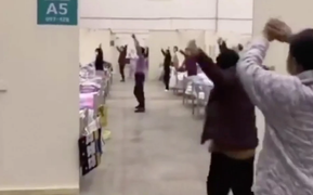 Bệnh nhân nhiễm virus corona ở Vũ Hán nhảy múa tập thể, tự khích lệ tinh thần 