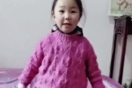 Con gái y tá ở Vũ Hán: 'Mẹ về nhà nhưng tự nhốt trong phòng, không thể chơi với cháu'