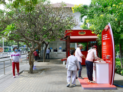 Chống dịch corona, Lifebuoy lắp đặt nhiều trạm rửa tay miễn phí