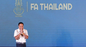 Tướng Somyot tái đắc cử Chủ tịch Liên đoàn bóng đá Thái Lan