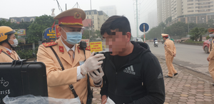 Vừa rời quán nhậu, nam tài xế say xỉn bị phạt 6-8 triệu đồng