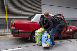 Dịch Covid-19: Giấy vệ sinh ở Hong Kong và Singapore quý hơn cả rượu