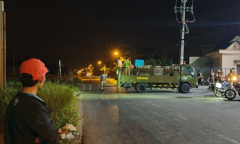 Cảnh sát trắng đêm phong tỏa hiện trường tiêu diệt Tuấn 'khỉ', dân thản nhiên live stream trên mạng