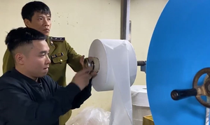 Niêm phong cơ sở sản xuất khẩu trang y tế kháng khuẩn bằng giấy vệ sinh