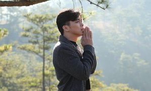 Bị hủy show vì dịch Covid – 19, Lân Nhã vẫn không quên tặng quà Valentine cho fan