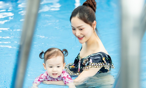 Bị chỉ trích vì đưa con đi bơi giữa mùa dịch Covid-19, Lan Phương lên tiếng