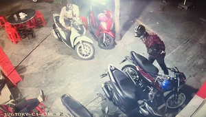 Hai 'đạo chích' lẻn vào đám tang trộm 2 xe máy 