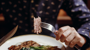 Sau bữa ăn bạn không nên thực hiện 5 hành động này