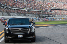 Video: Siêu xe 'quái thú' của Tổng thống Trump khuấy động trường đua Daytona 500
