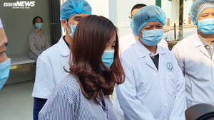 Bệnh nhân nhiễm Covid-19 ra viện xin lỗi 'vì làm cả nước vất vả, nhiều người không được nghỉ Tết'