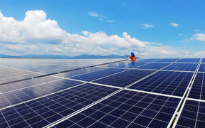 Bộ Chính trị: Kiên quyết loại bỏ bao cấp, độc quyền ngành năng lượng