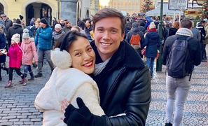 Liên tục bị nhắc nhở không mang giày cao gót trong thai kỳ, MC Hoàng Oanh lên tiếng