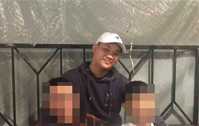 Bắt khẩn cấp kẻ vác mã tấu chém người trong quán cà phê