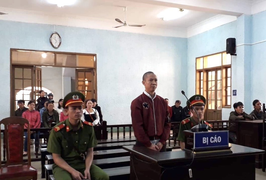 18 năm tù cho gã chồng cuồng ghen đâm chết vợ trong phòng tắm