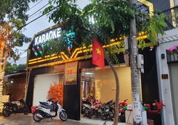 Đột kích quán karaoke ở Hội An, bắt quả tang 31 người phê ma túy