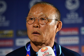 HLV Park Hang Seo dự khán trận Nam Định vs HAGL