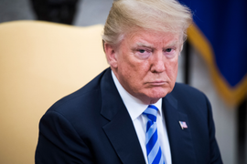 Bộ Ngoại giao tự ý đưa người Mỹ nhiễm Covid-19 về nước, Tổng thống Trump nổi giận 