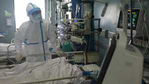 Bên trong phòng chăm sóc tích cực bệnh nhân nhiễm Covid-19 ở Vũ Hán