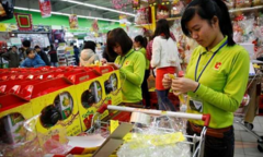 Bộ Y tế khuyến cáo: Người bán hàng hạn chế tiếp xúc với khách hàng khoảng cách dưới một mét