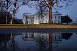 Mỹ xem xét trả đũa, trục xuất hàng trăm nhà báo Trung Quốc 