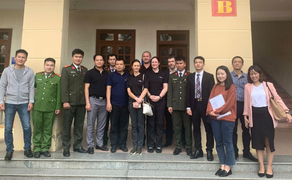 Cảnh sát Anh thăm gia đình 39 nạn nhân Việt chết trong container