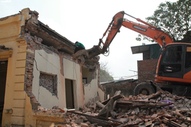 Cận cảnh phục dựng tòa nhà thuộc Trạm phát sóng Bạch Mai