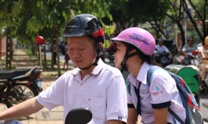 TP.HCM, Hà Nội lấy ý kiến phụ huynh về thời gian đi học lại