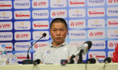 HLV Chu Đình Nghiêm báo tin xấu lực lượng cho Hà Nội FC 