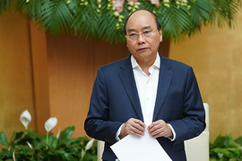 Thủ tướng: Triển khai ngay 2 gói hỗ trợ cho doanh nghiệp, người dân