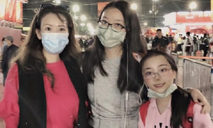 Á hậu Hong Kong buộc phải cách ly con gái do lo ngại dịch Covid-19