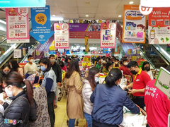 Siêu thị cam kết đủ hàng, kêu gọi hạn chế mua tích trữ