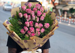 Mùng 8/3, tôi được vợ tặng hoa