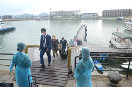 Quảng Ninh cách ly những người bay cùng chuyến với bệnh nhân thứ 17 nhiễm Covid-19